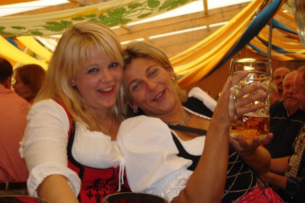 26.-28.-09.2008_Oktoberfest_084.jpg (60380 Bytes)